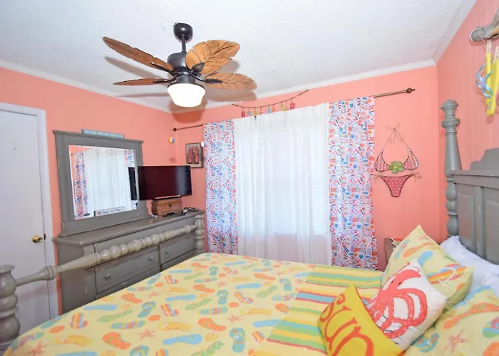 Twin Tree Road 511 Holiday home