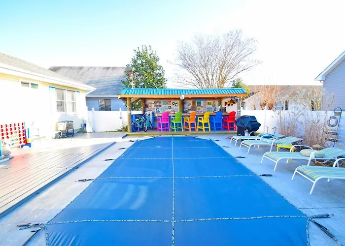 Twin Tree Road 511 Holiday home *