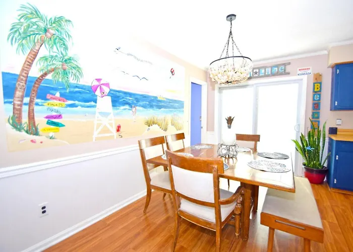 Twin Tree Road 511 Holiday home *